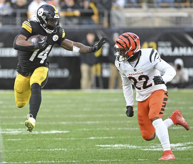 Steelers MVP Kenneth Gainwell joining Buccaneers as free agent
