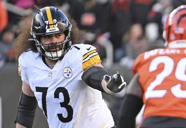 Free agent lineman Isaac Seumalo leaving Steelers for Cardinals
