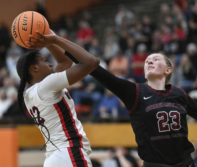 Greensburg Central Catholic survives vs. star scorer to beat Northwestern