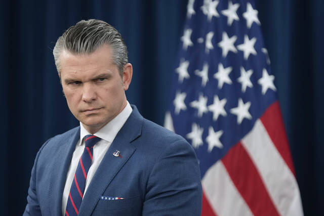 Pentagon blocks photographers from Pete Hegseth’s briefings on the Iran war
