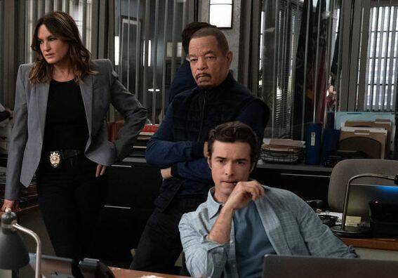 TV Talk: CMU grad Corey Cott learns from ‘SVU’ star Mariska Hargitay