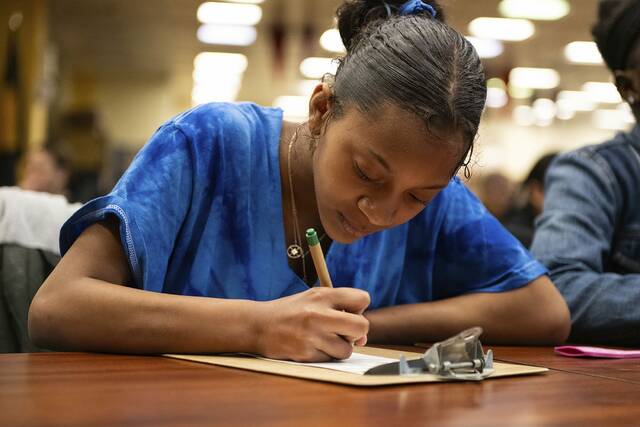 9380793_web1_ptr-bookbattle004-031326