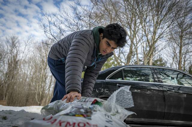 Laurels & lances: Service & sacrifice