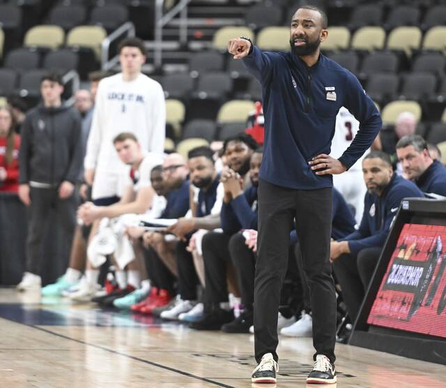 Tim Benz: Crucial 2nd-half decision, critical execution help Duquesne stay alive in A-10