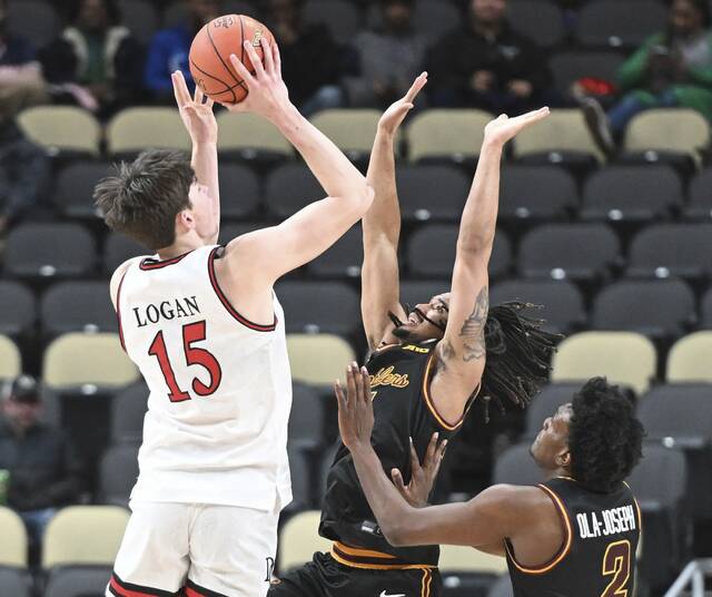 No. 6 Davidson holds off Loyola Chicago in overtime in 2nd round of A-10 Tournament