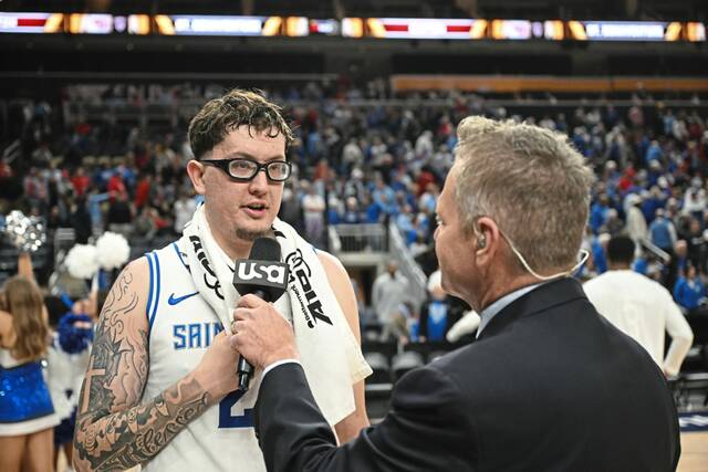 Top-ranked Saint Louis rallies, survives against George Washington in A-10 quarterfinals