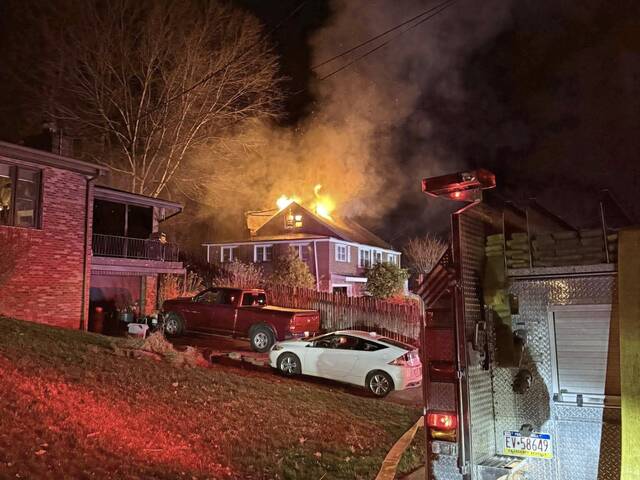 1 person dies in early morning Jefferson Hills house fire