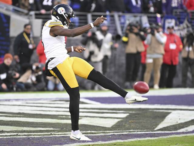 Former Steelers punter Corliss Waitman signing with 49ers