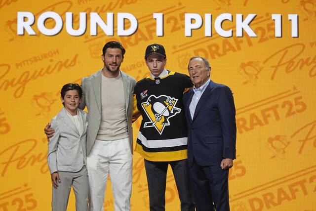 9390865_web1_ap25179038674678