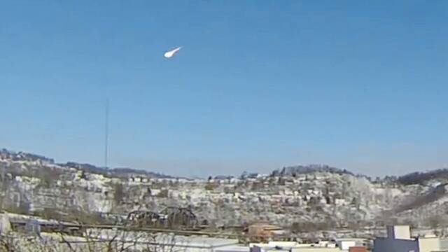 Meteor lights up sky in Pittsburgh region as social media erupts