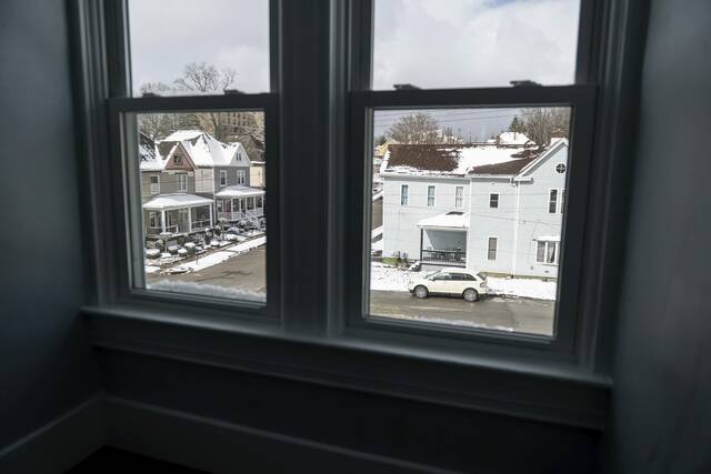 Slide 
													
													4