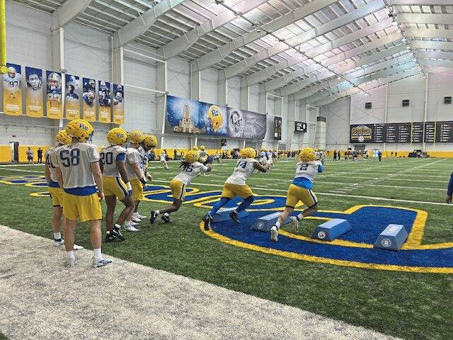 Pitt shakes off some rust in 1st post-spring break practice