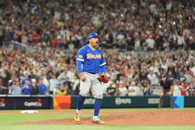 Venezuela beats U.S. on Eugenio Suárez’s 9th-inning double to win first World Baseball Classic title