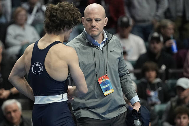 Penn State sends 8 to quarterfinals at NCAA wrestling tournament