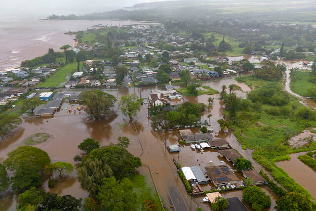 Over 4,000 told to evacuate flooding in Hawaii as officials warn 120-year-old dam could fail