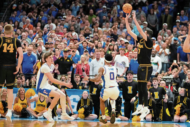 Iowa beats No. 1 seed and defending champ Florida in March Madness