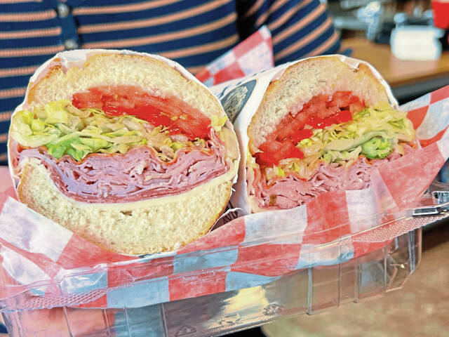 Innamorato issues executive order to improve restaurant permit process following Health Department changes