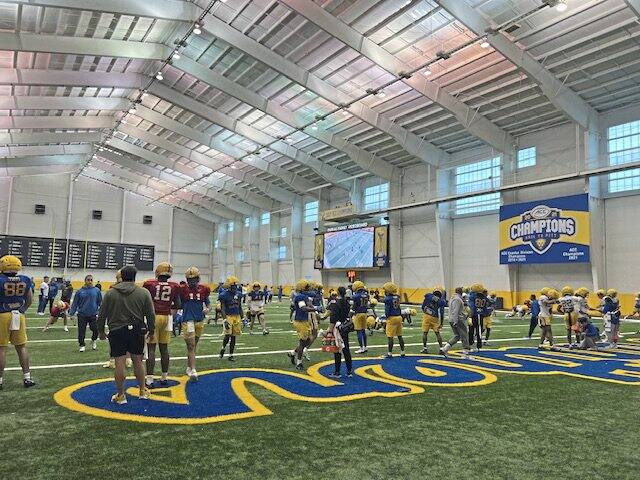 Offense clicking early for Pitt this spring, including at team’s 1st scrimmage