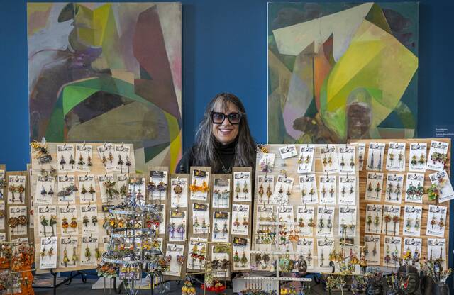 Slide 
													
													3