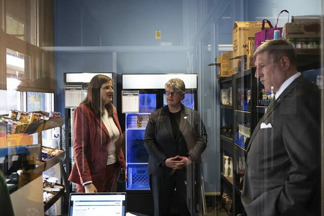 State education secretary, lieutenant governor visit Point Park for food accessibility initiatives