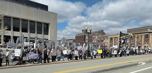 Greensburg’s “No Kings” rally — heavy dose of anti-Trump sentiment
