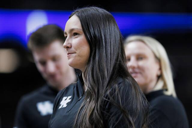 Westmoreland County campus clippings: Jeannette grad helps Kentucky to Sweet 16