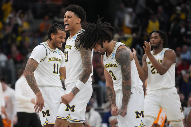 Michigan rolls past Tennessee, into Final Four
