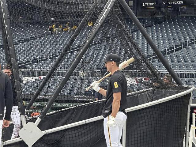 Pirates fans tailgating outside PNC Park, practice underway inside