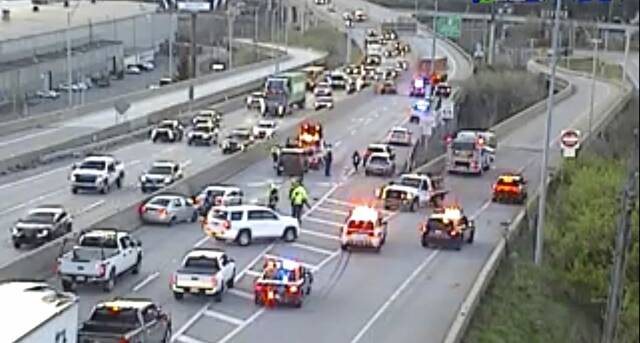 Traffic backs up on Parkway West following multi-vehicle crash