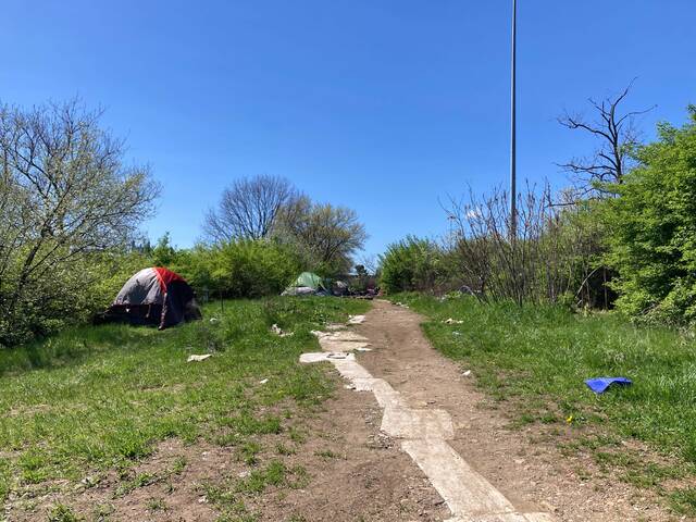 North Shore homeless camp brings in people displaced from closed sites, advocate says