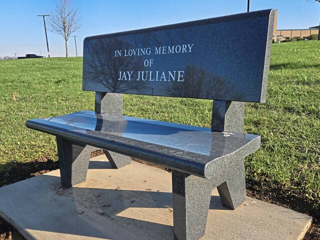 Westmoreland high school notebook: Penn-Trafford baseball honors 2 former players