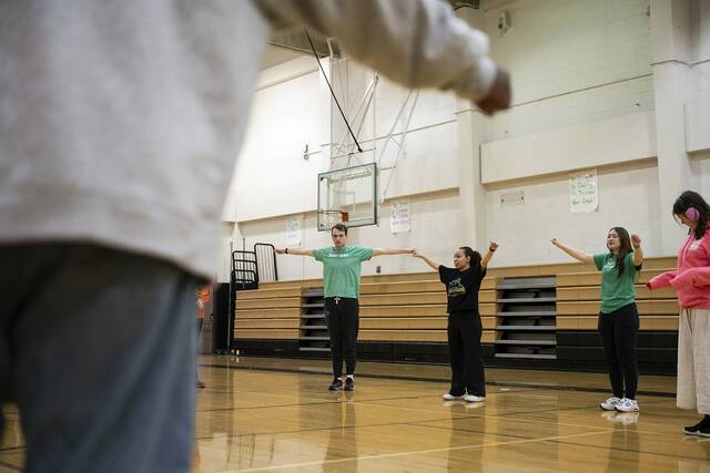 Brashear physical education class a learning opportunity for future teachers and students with special needs<span class="headline-video">Video <i class="fa-solid fa-circle-play"></i></span>