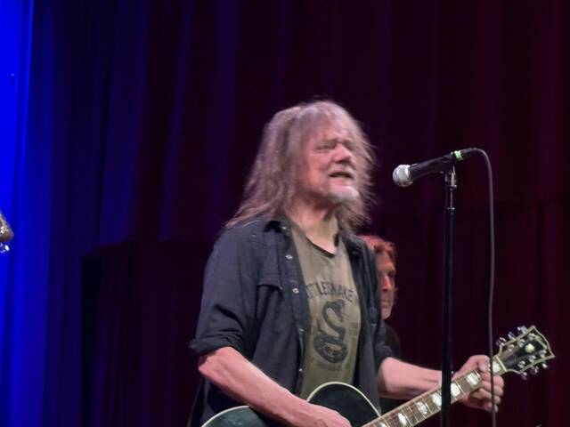 Review: Soul Asylum goes acoustic at sold-out City Winery Pittsburgh show