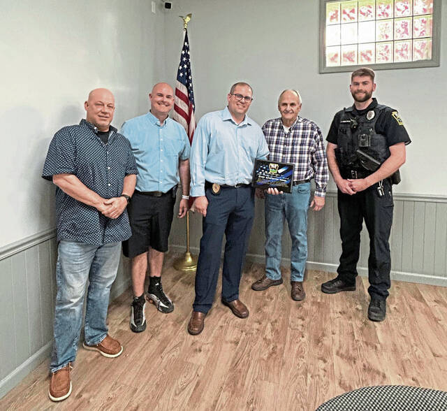 Bell Acres police chief recognized for life-saving effort