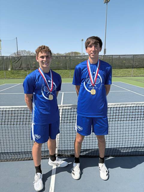 Fox Chapel, South Park duos win section doubles titles