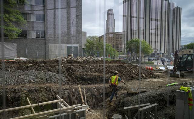 $1.3B UPMC Presbyterian Hospital tower construction enters home stretch