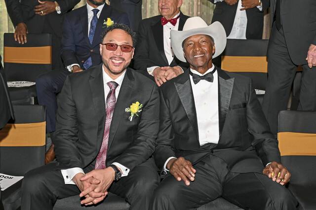 Charlie Batch takes lumps as guest of honor at Mel Blount All-Star Celebrity Roast