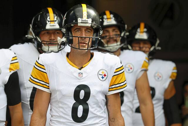 Mark Madden: Why are the Steelers letting Aaron Rodgers drag them around again?
