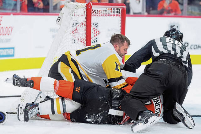 Penguins on brink of elimination after penalty-filled loss to Flyers in Game 3