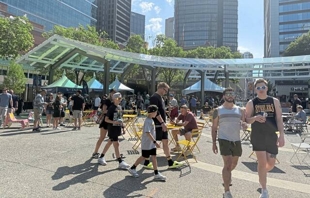 NFL Draft Day 2 Live: Fans starting to amass in Downtown, North Shore spaces