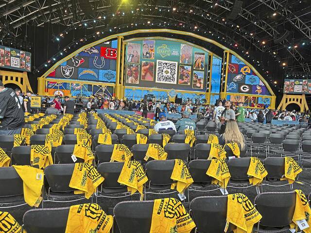 NFL Draft Day 2 Live: Fans from all over bring good vibes to Pittsburgh
