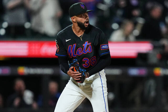 Devin Williams gets the win (and the save) after Mets bullpen mixup