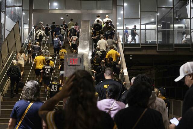 All Abord: NFL Draft draws thousands onto Pittsburgh’s T