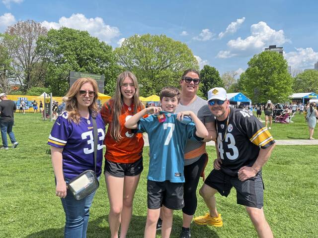 Visitors feel welcomed by Pittsburgh, making the most of draft experience