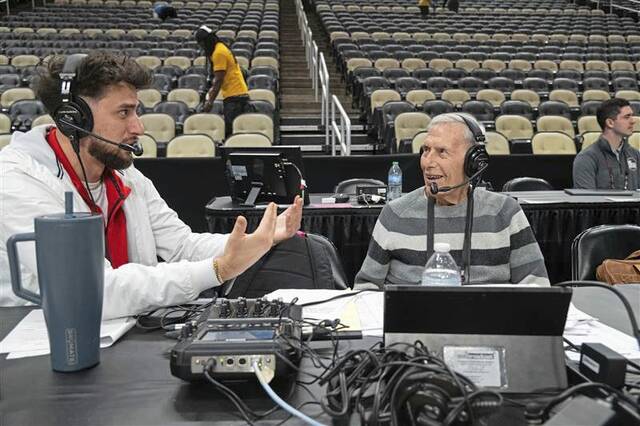 Longtime Duquesne men’s basketball play-by-play man Ray Goss dies at 89