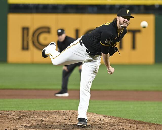 Pirates select contract of righty Chris Devenski, option left-hander Hunter Barco to Triple-A