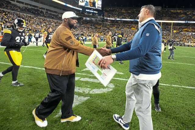 First Call: Mike Tomlin rumored as Patriots’ target if Mike Vrabel exits; Steelers ‘alerted’ Aaron Rodgers about UFA tag