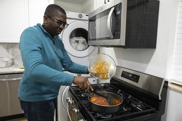 The Saucy African brings African flavors to Pittsburgh kitchens
