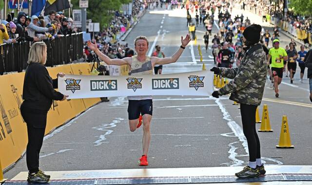 Winchester Thurston grad Will Loevner wins 1st Pittsburgh Marathon; Jane Bareikis earns 3-peat