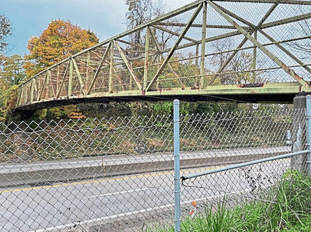 I-70 pedestrian bridge replacement begins in Rostraver